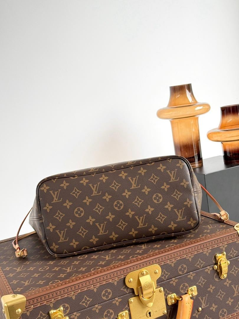Monogram Canvas Neverfull Style Tote Bag Brown Red Interior Shoulder Handbag